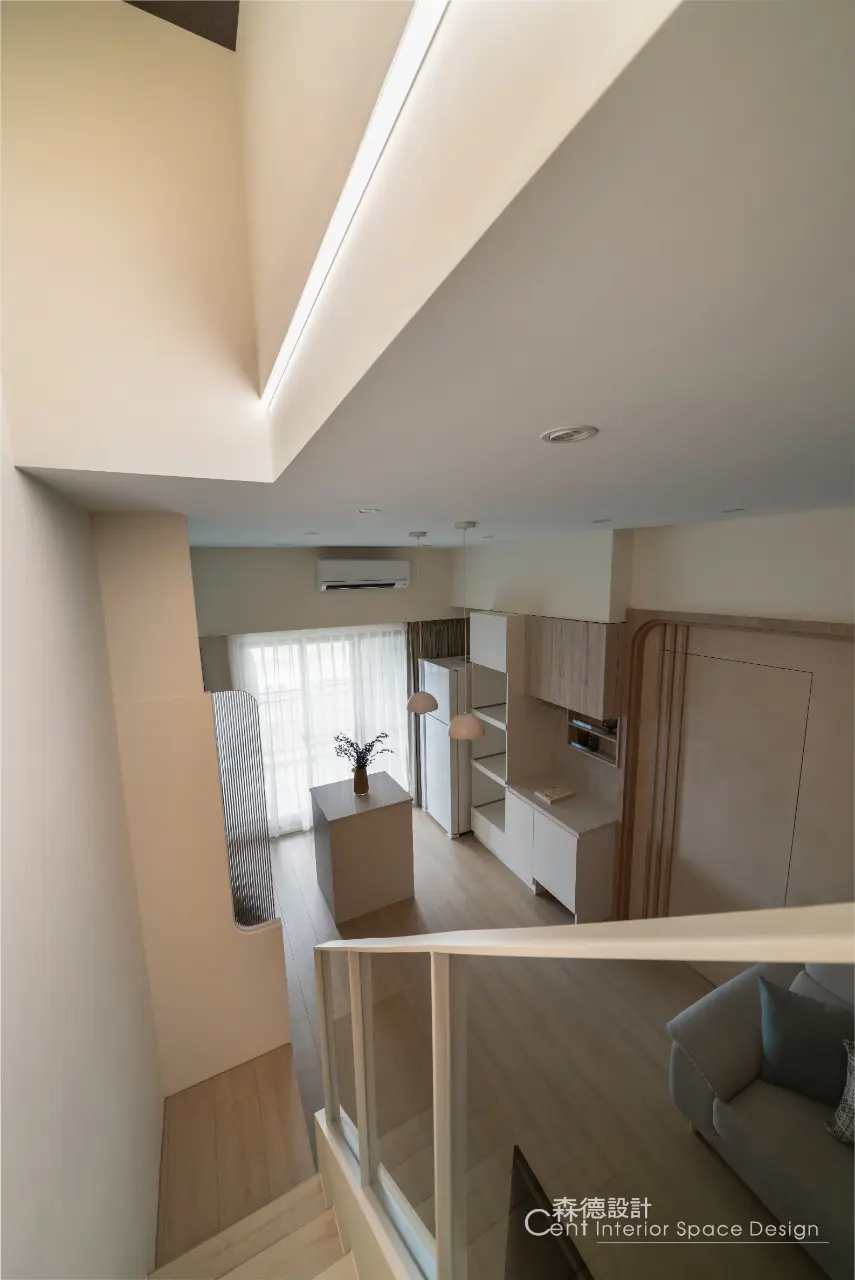 頂樓閣樓設計x一家四口生活宅《層光・閣序》