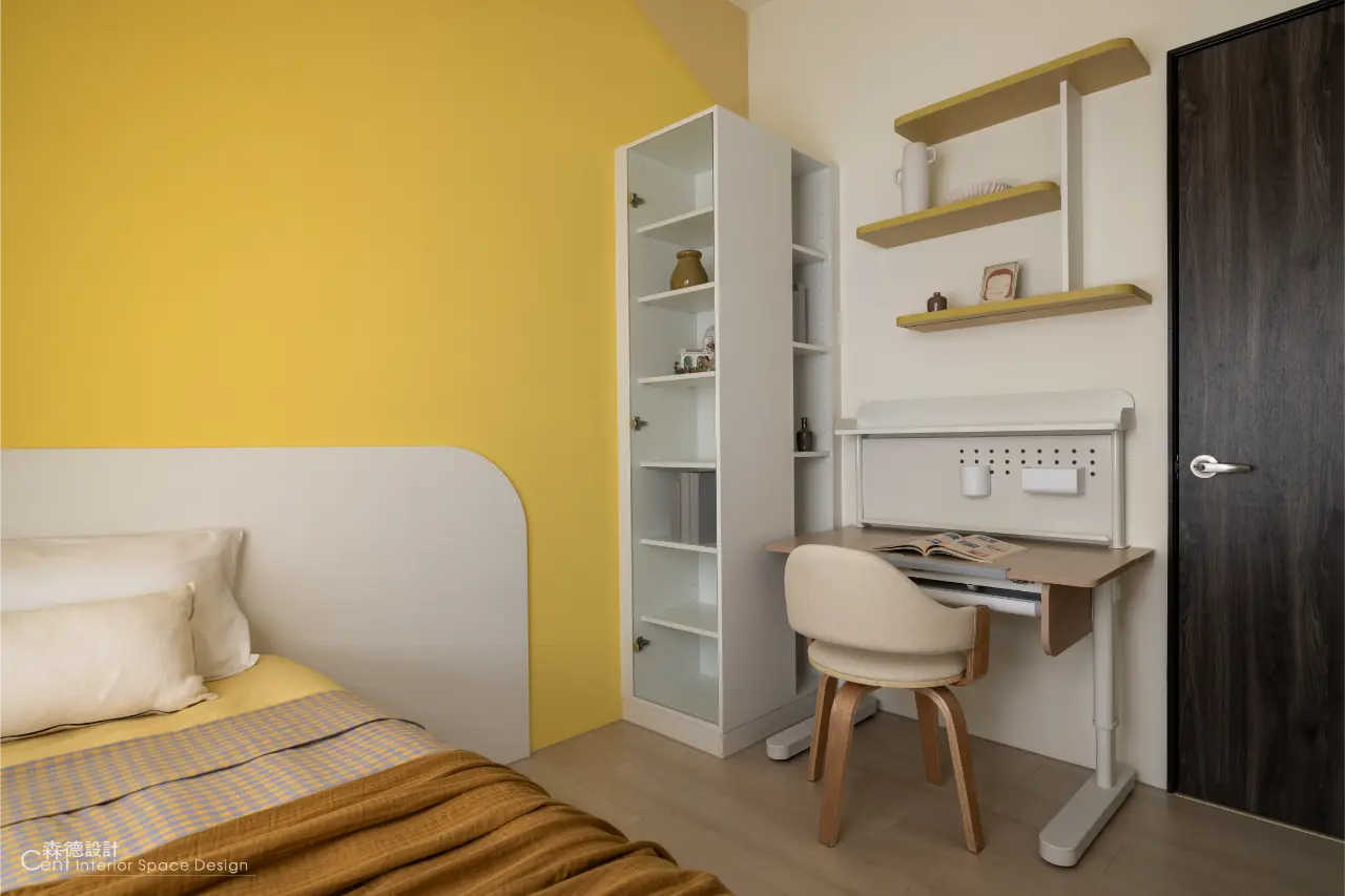 頂樓閣樓設計x一家四口生活宅《層光・閣序》